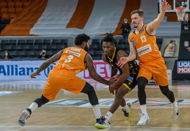 化与阵容厚 化与阵容厚